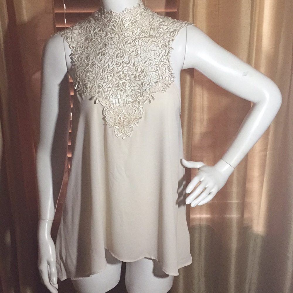 Nella Fantasia Sleeveless Lace Tank